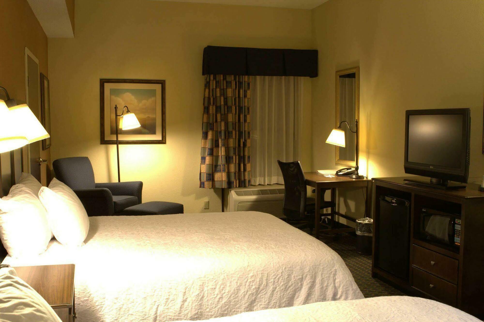 Hampton Inn Princeton Екстер'єр фото